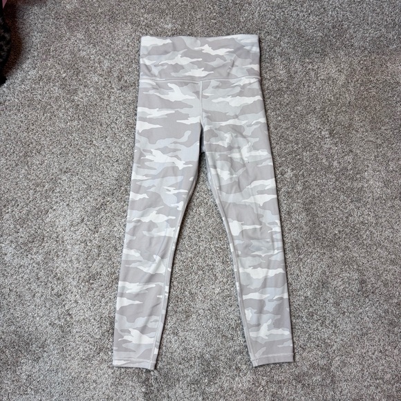 ATHLETA Elation 7/8 Light Gray Camo size XS - Picture 2 of 4